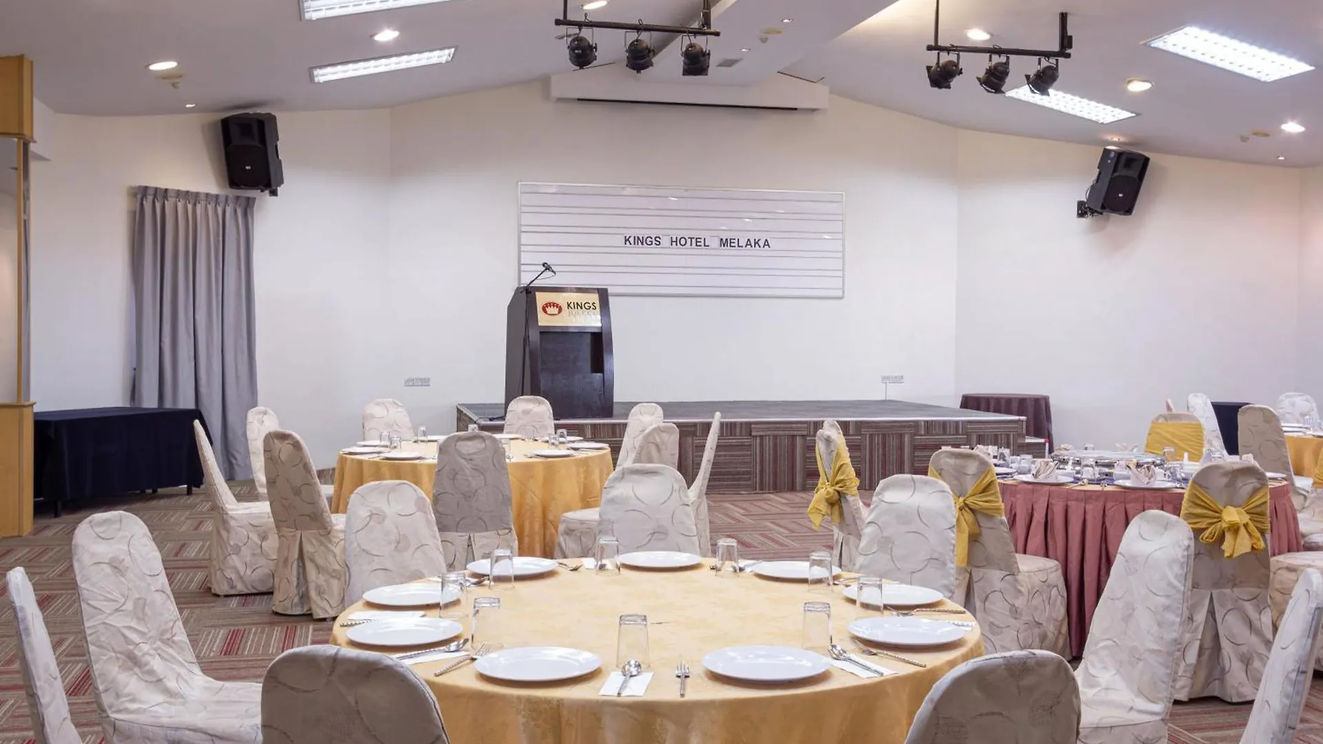 Kings Hotel Melaka 3*, Malacca
