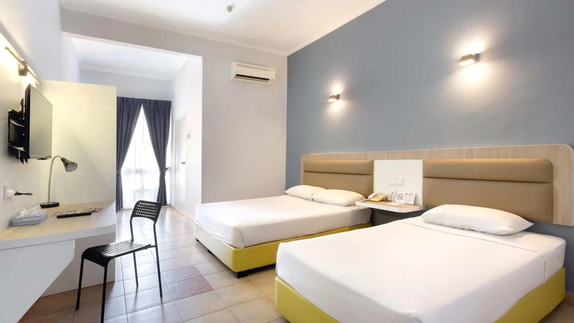 Kings Hotel Melaka 3*, Malacca
